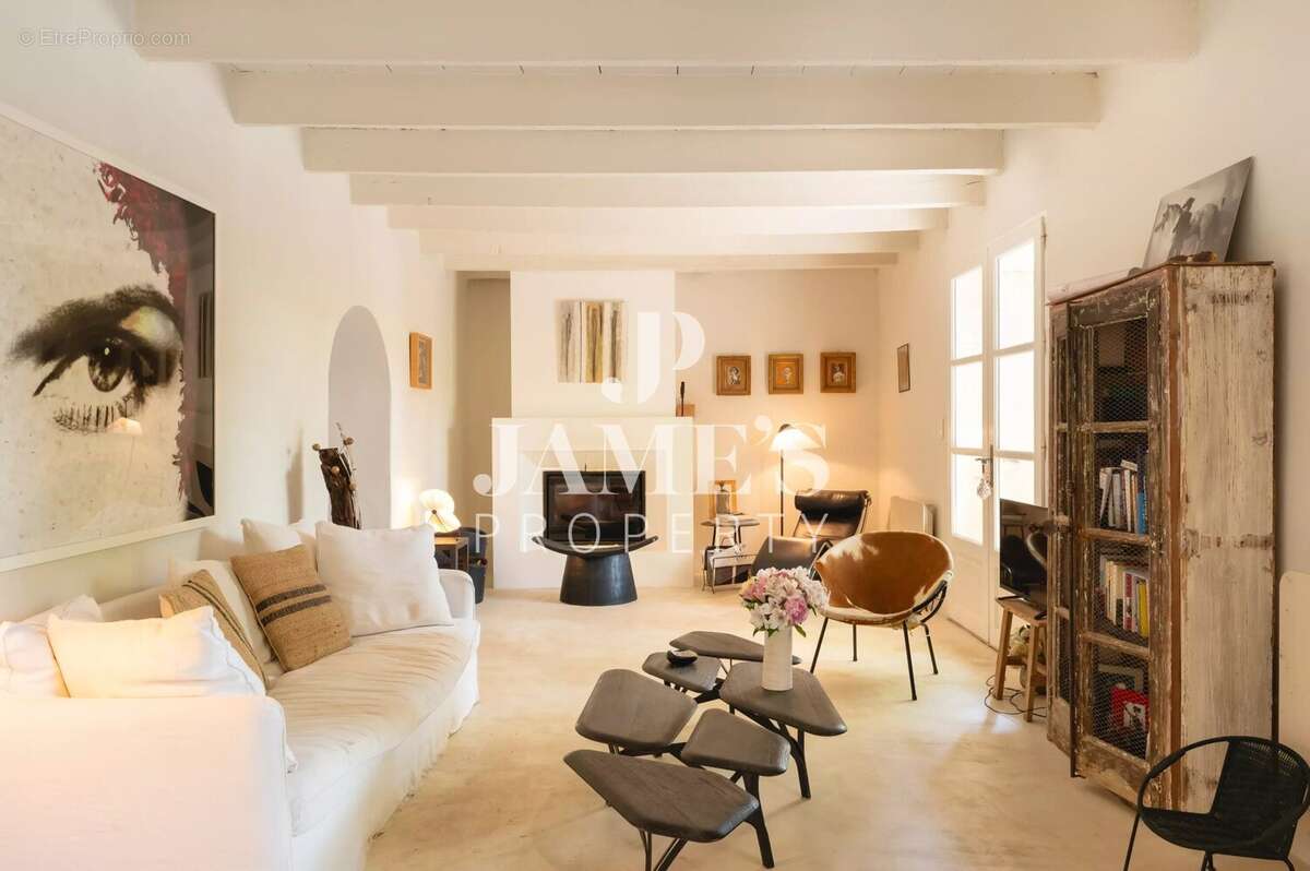Maison 254 m² à Paradou  - photo 9