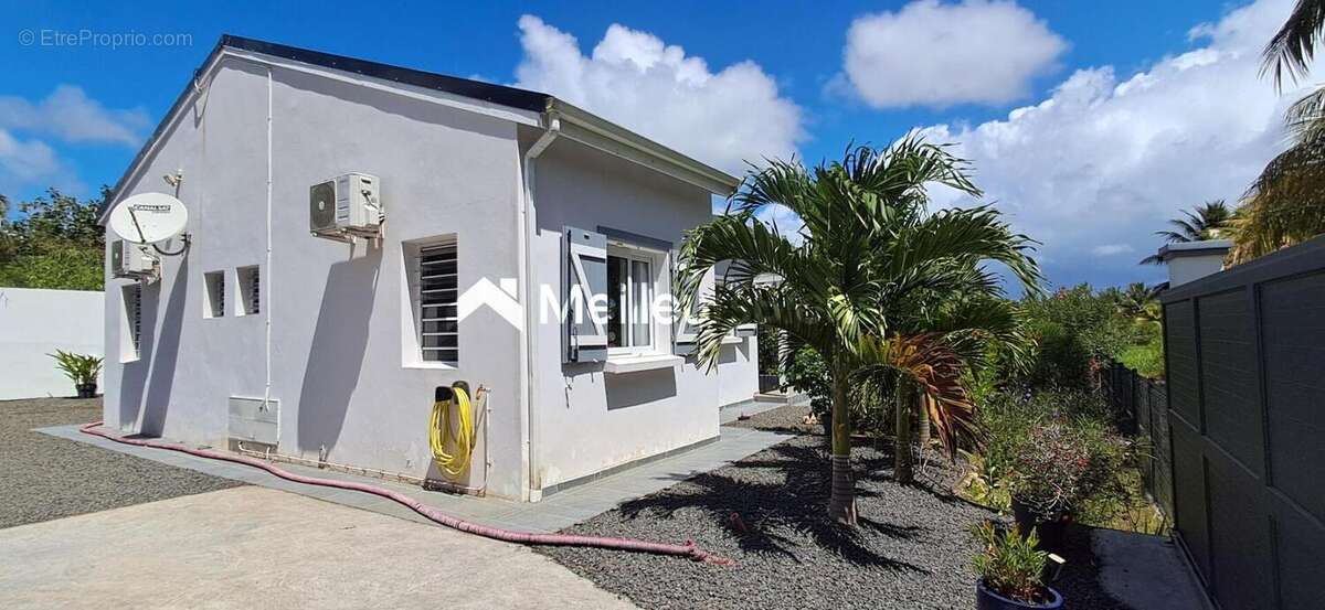 Maison familiale 4 pièces avec jardin de 591 m² à Petit-Bourg - photo 9