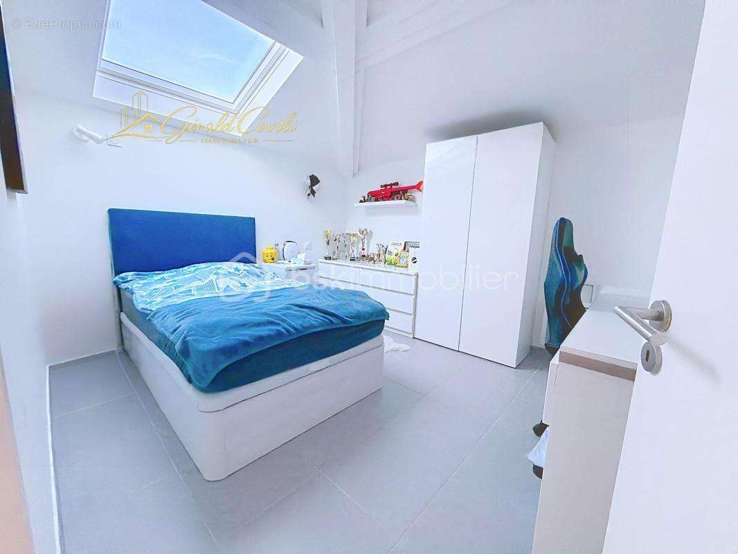 Appartement à AURIBEAU-SUR-SIAGNE