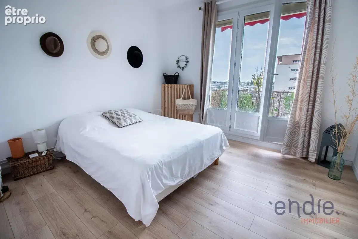 DIJON CENTRE - Un appartement lumineux avec vue imprenable sur les monuments dijonnais - photo 4