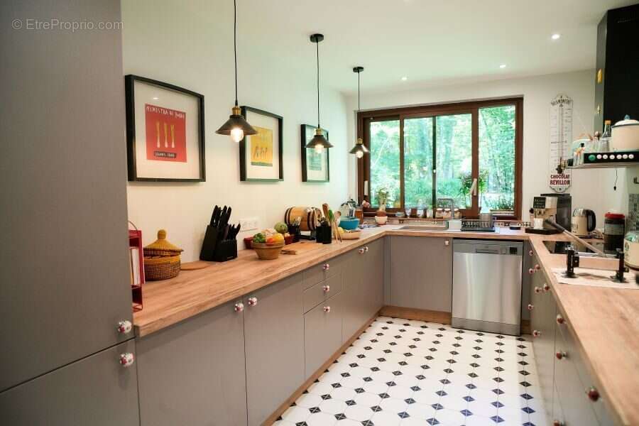 Maison 243 m² à Saint-Martin-D'auxigny  - photo 3