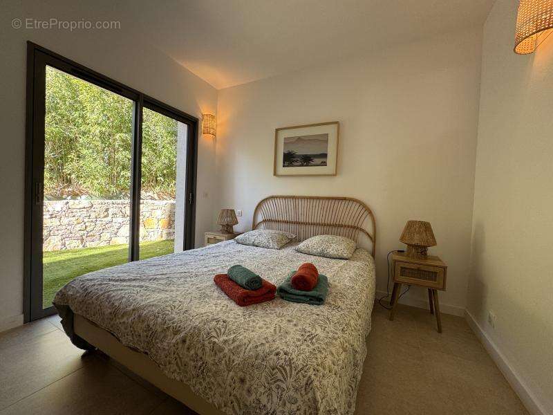 Maison à CARQUEIRANNE