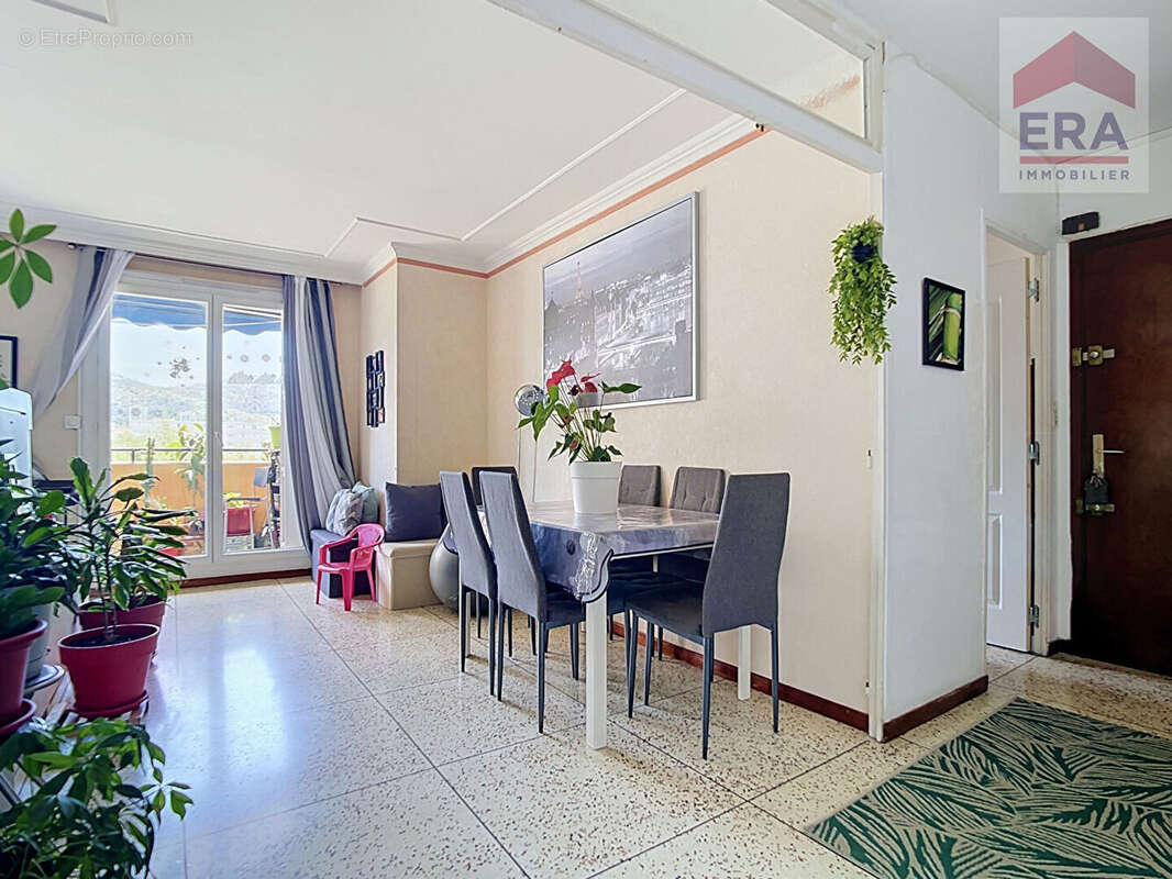 Appartement à MARSEILLE-9E