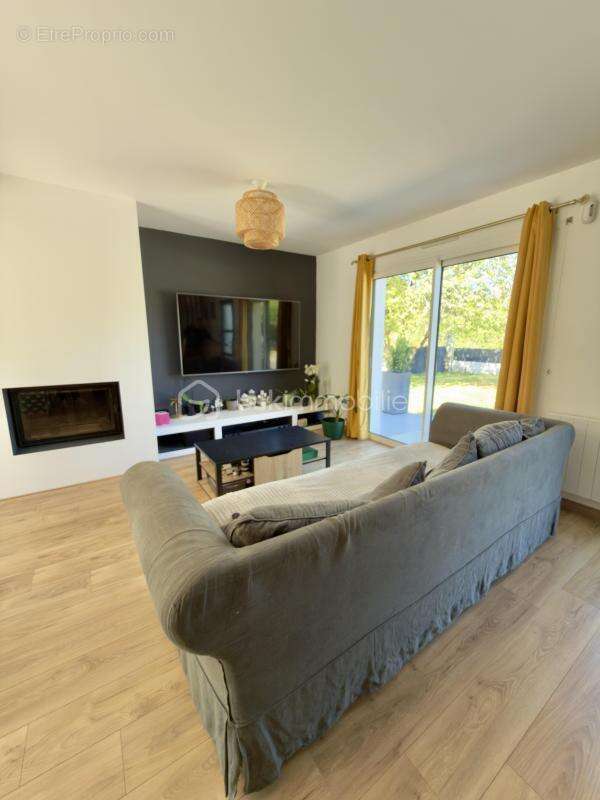 Maison à LA CHAPELLE-DES-MARAIS