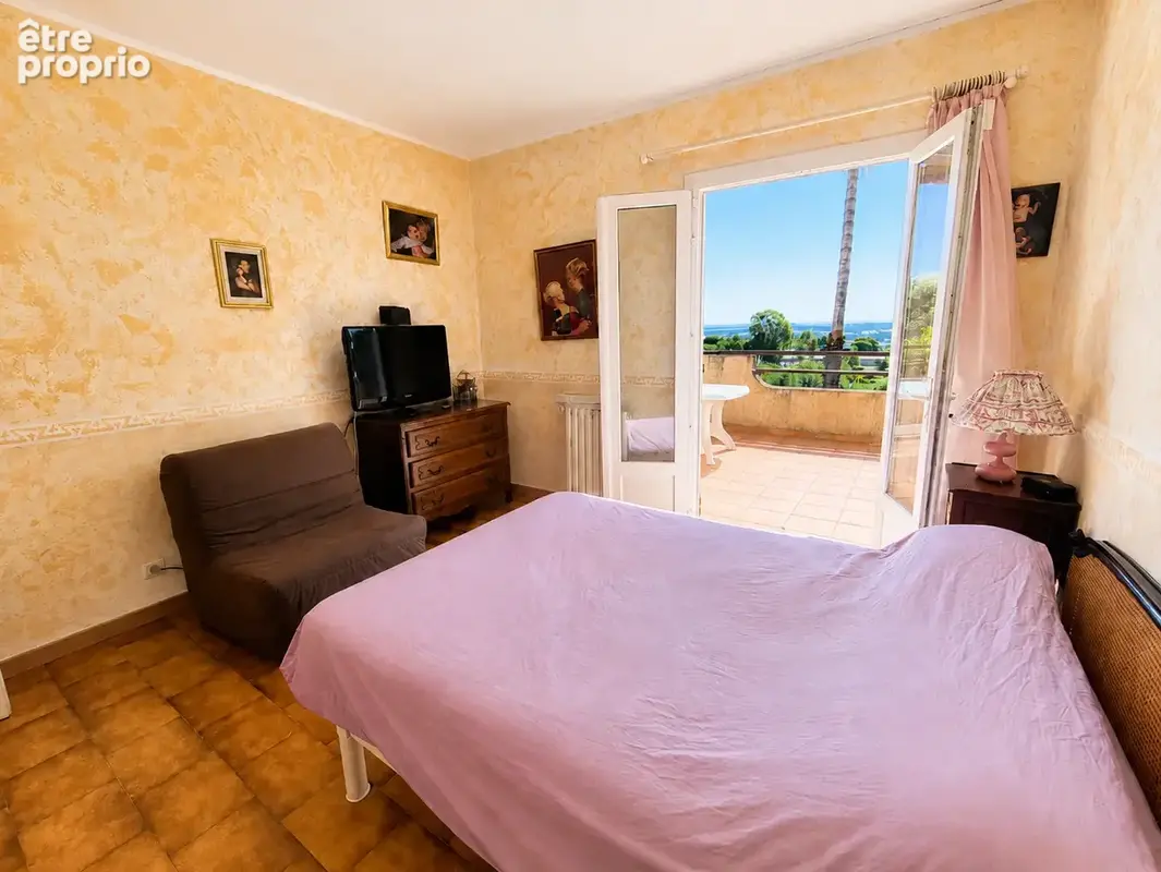 Maison familiale avec vue mer, jardin piscinable et fort potentiel - photo 17