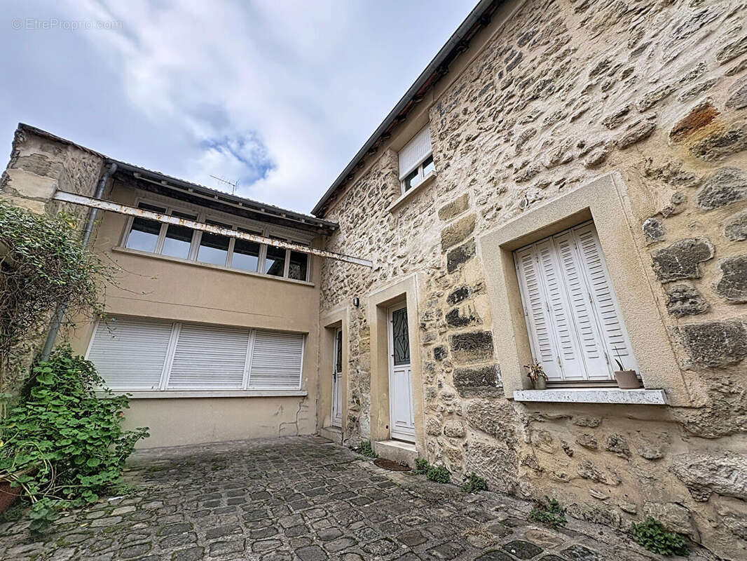 Appartement à NANTERRE