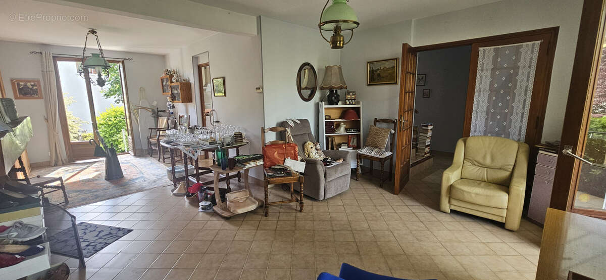 Maison à JUSSY