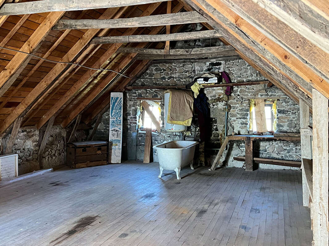 Maison à MESSEIX