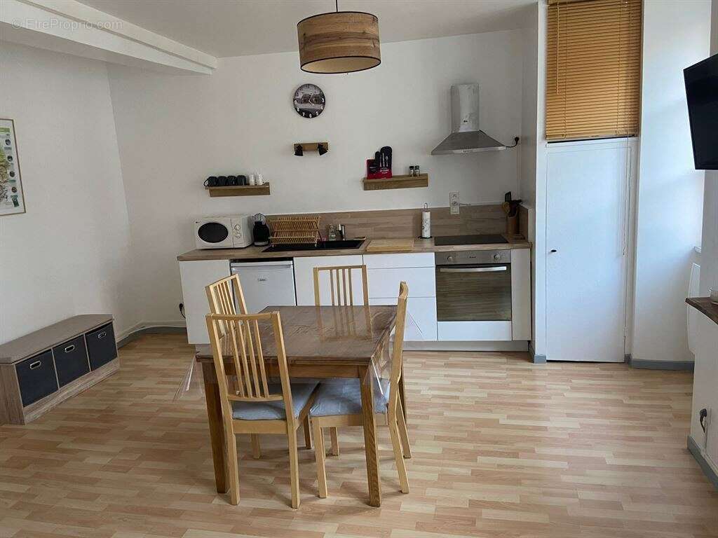 Appartement à EAUX-BONNES