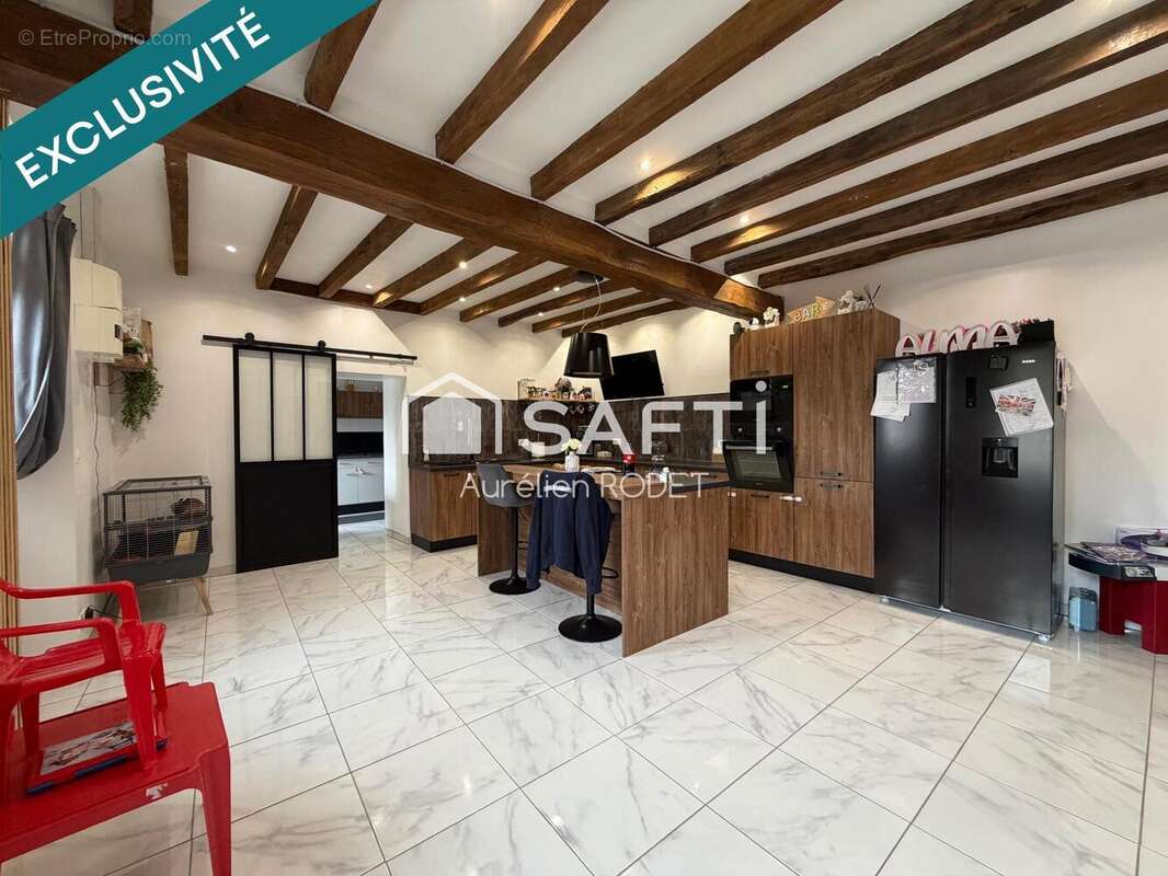 Maison 180 m² à Ambrault  - photo 3