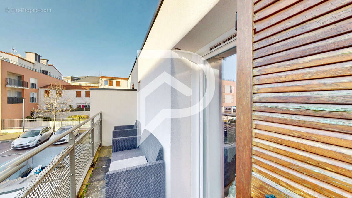 Appartement à CHANTELOUP-LES-VIGNES