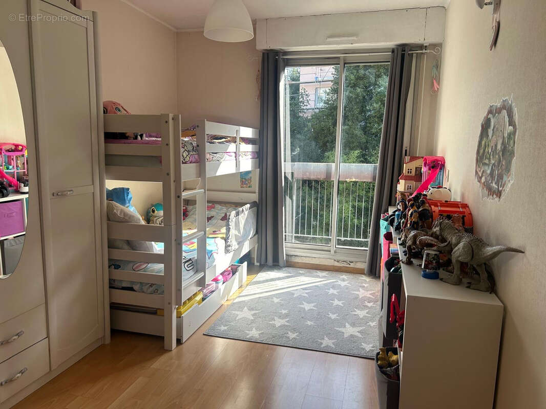 Appartement à VALLAURIS