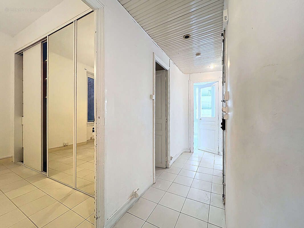Appartement à MARSEILLE-6E
