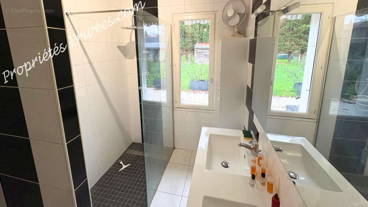 Maison Monthou Sur Bievre 10 pièce(s) 135 m2 - photo 8