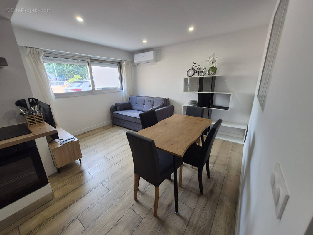 Appartement à VALLAURIS