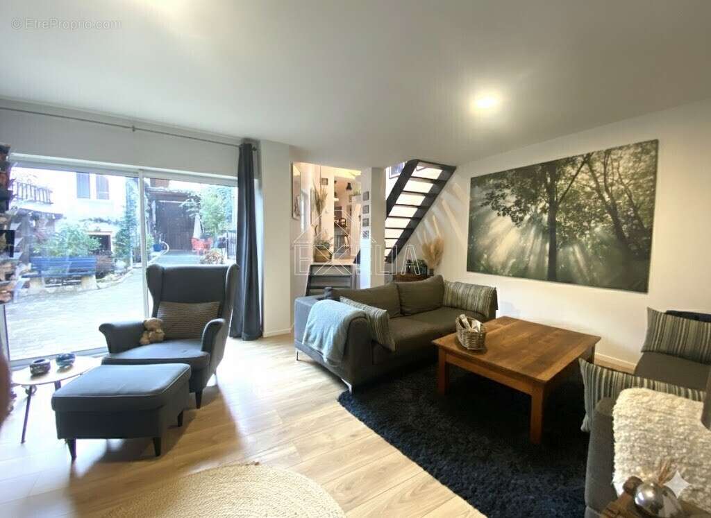 Maison à FRENEUSE