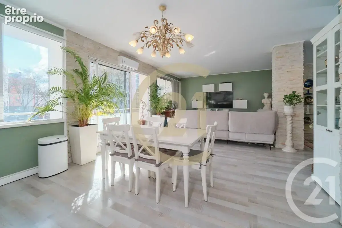 Appartement à LYON-8E