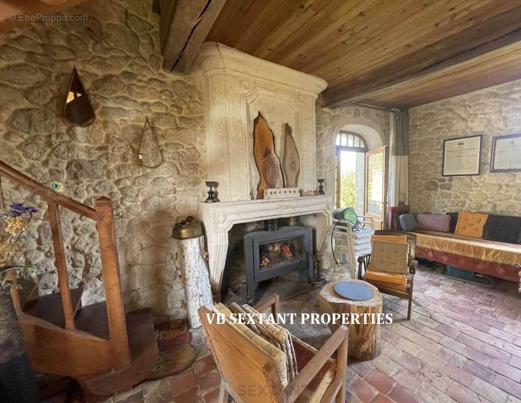Entre- Deux- Mers, À 15mn de Saint-Émilion et 50 mn de Bordeaux,  coup de coeur pour ce  domaine de 13 hectares, rare et emprein - photo 10