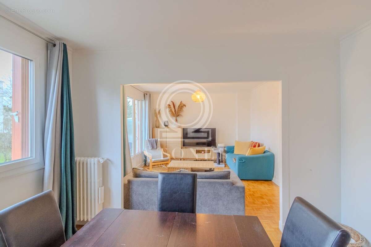 Appartement à LA CELLE-SAINT-CLOUD