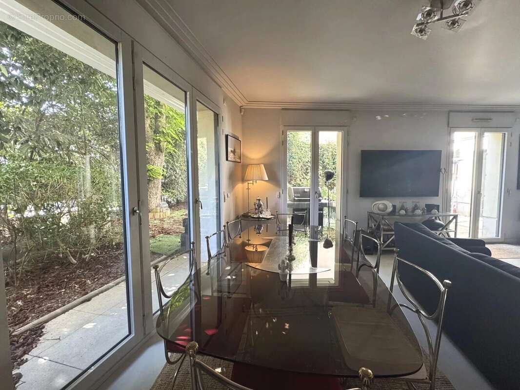 Appartement à NEUILLY-SUR-SEINE