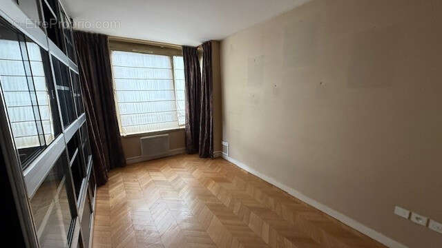 Appartement à LEVALLOIS-PERRET