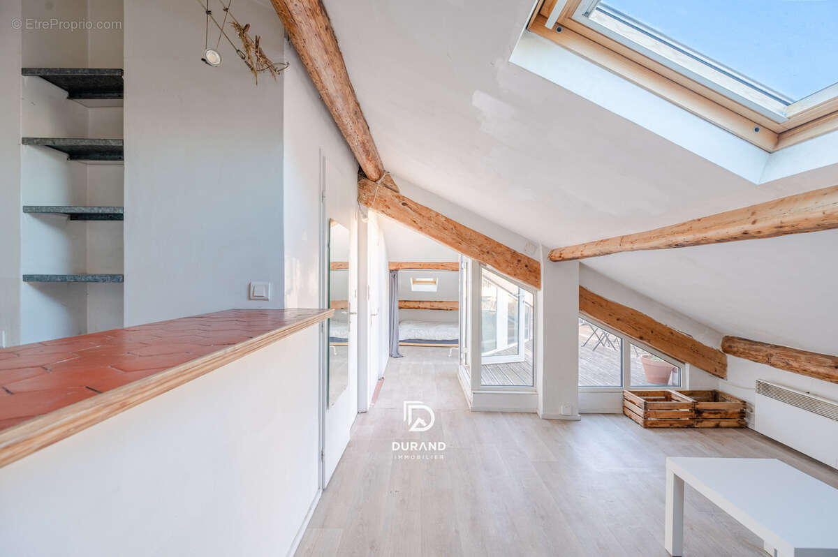 Appartement à MARSEILLE-6E