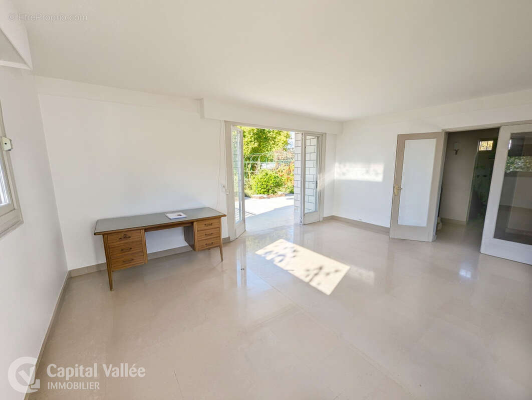 Maison à SAINT-REMY-LES-CHEVREUSE