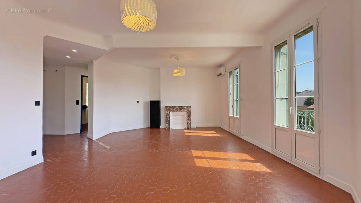 Appartement à HYERES