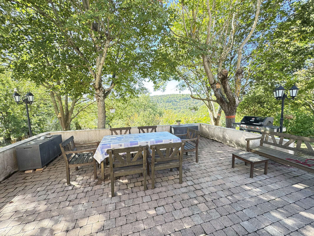 Maison à ARTIGNOSC-SUR-VERDON