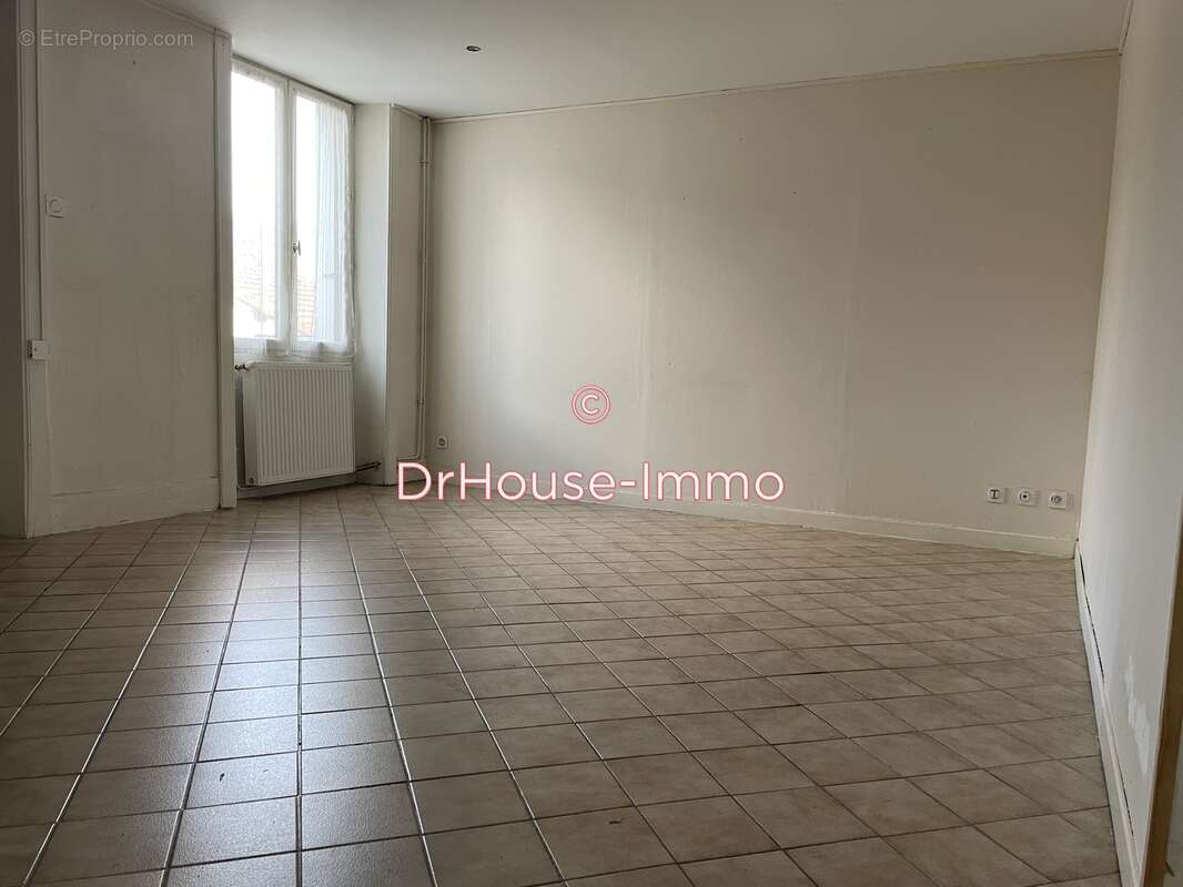 Appartement à UNIEUX