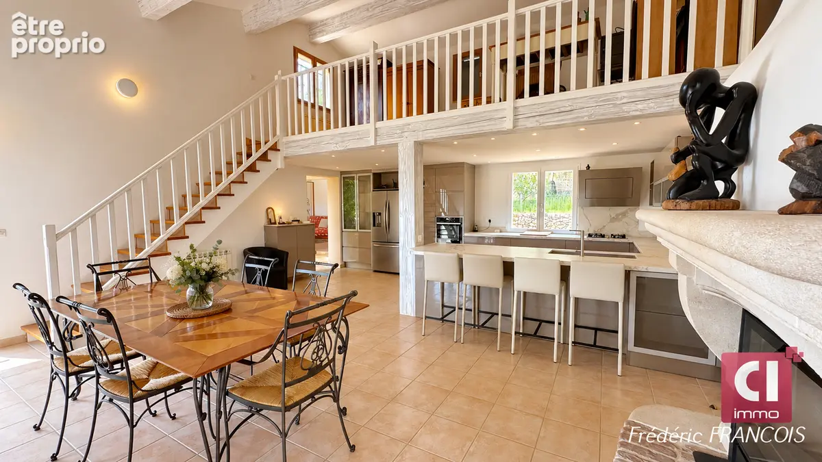 Villa 6 pièces - 169,59 m² - piscine - dépendance - terrain de 1 650 m²  - vue dégagée - photo 7
