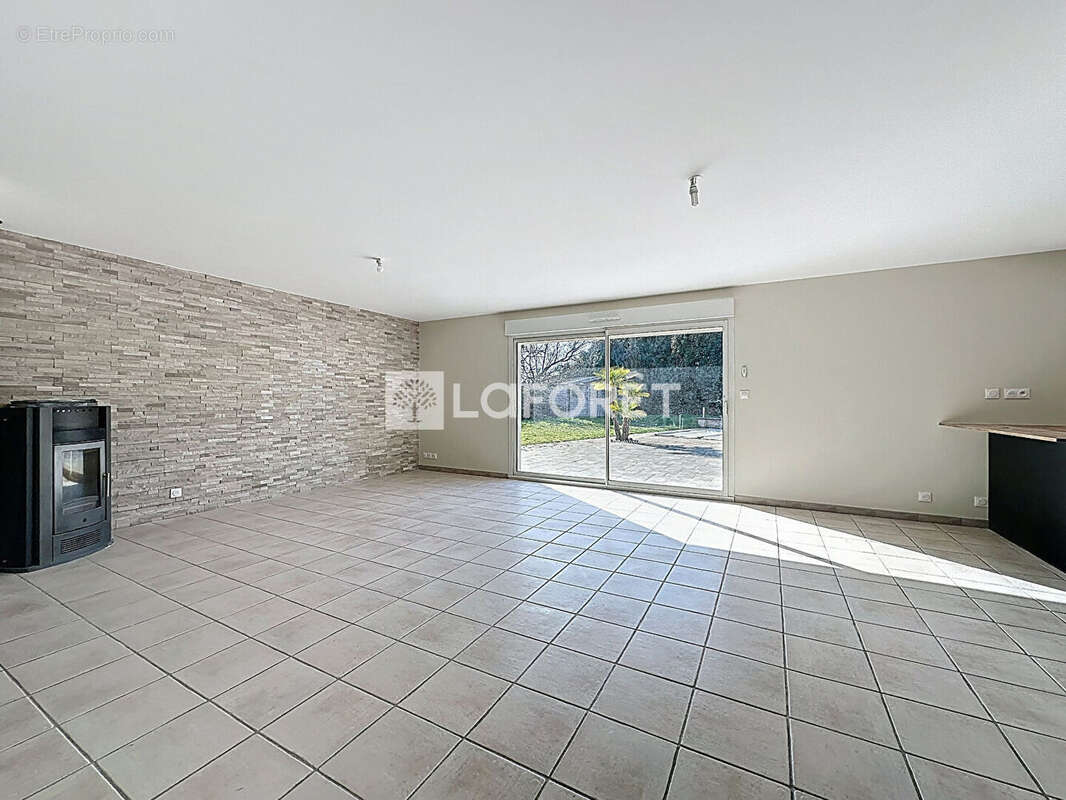 Maison à SAINT-JULIEN-SUR-VEYLE