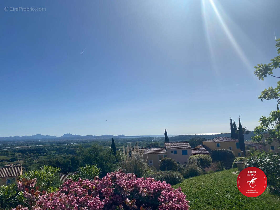 Maison à ROQUEBRUNE-SUR-ARGENS