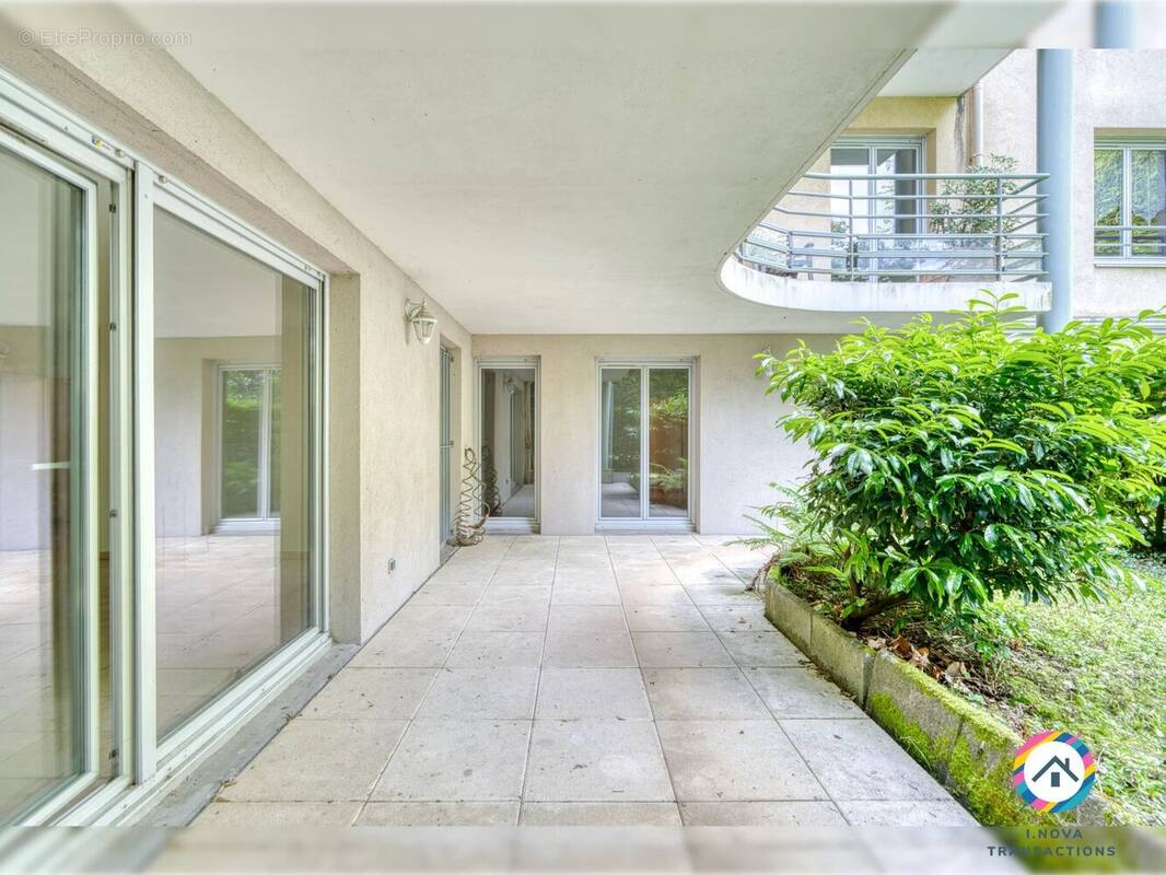 Appartement à NEUVILLE-SUR-SAONE