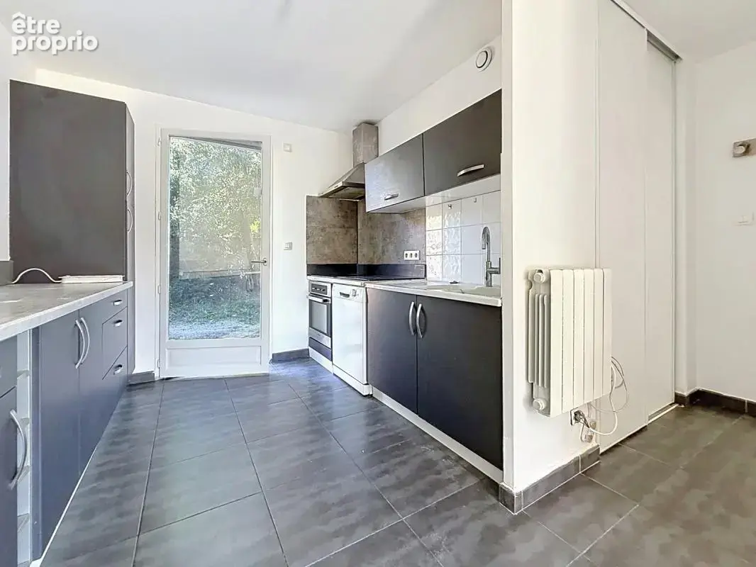 Maison  contemporaine avec terrasse et jardin aux portes de Lyon - photo 7