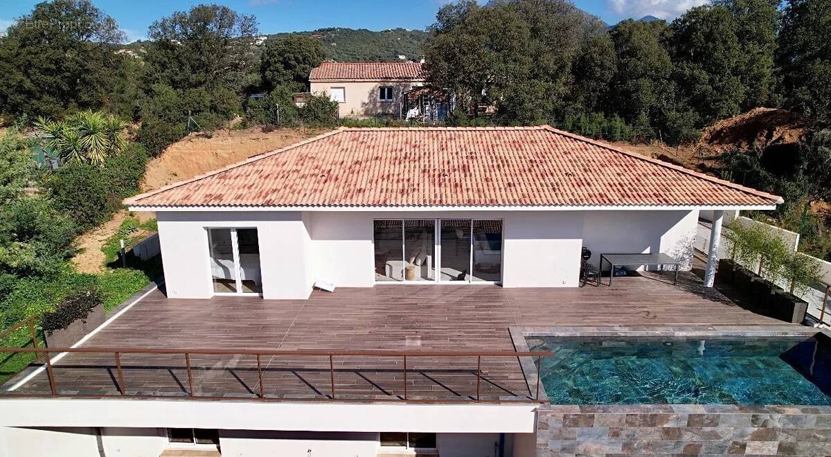 Maison à BASTELICACCIA