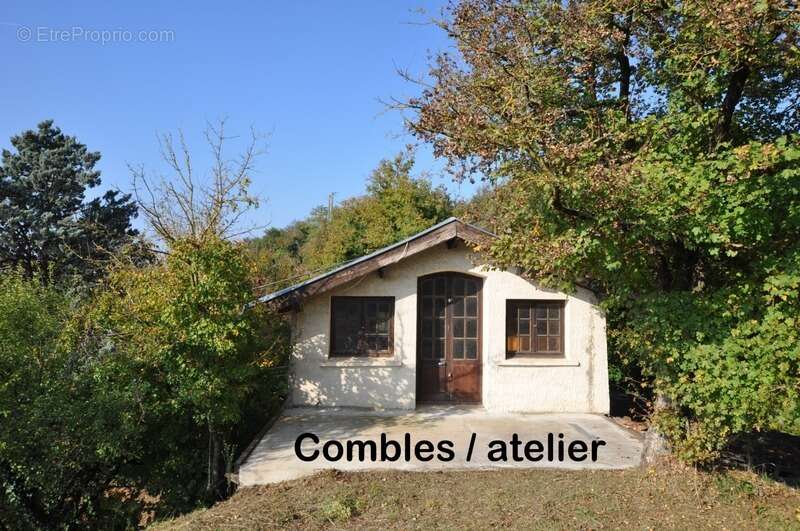 Maison à LAPEYROUSE-MORNAY