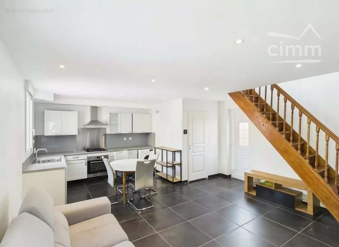 Appartement à SILLANS