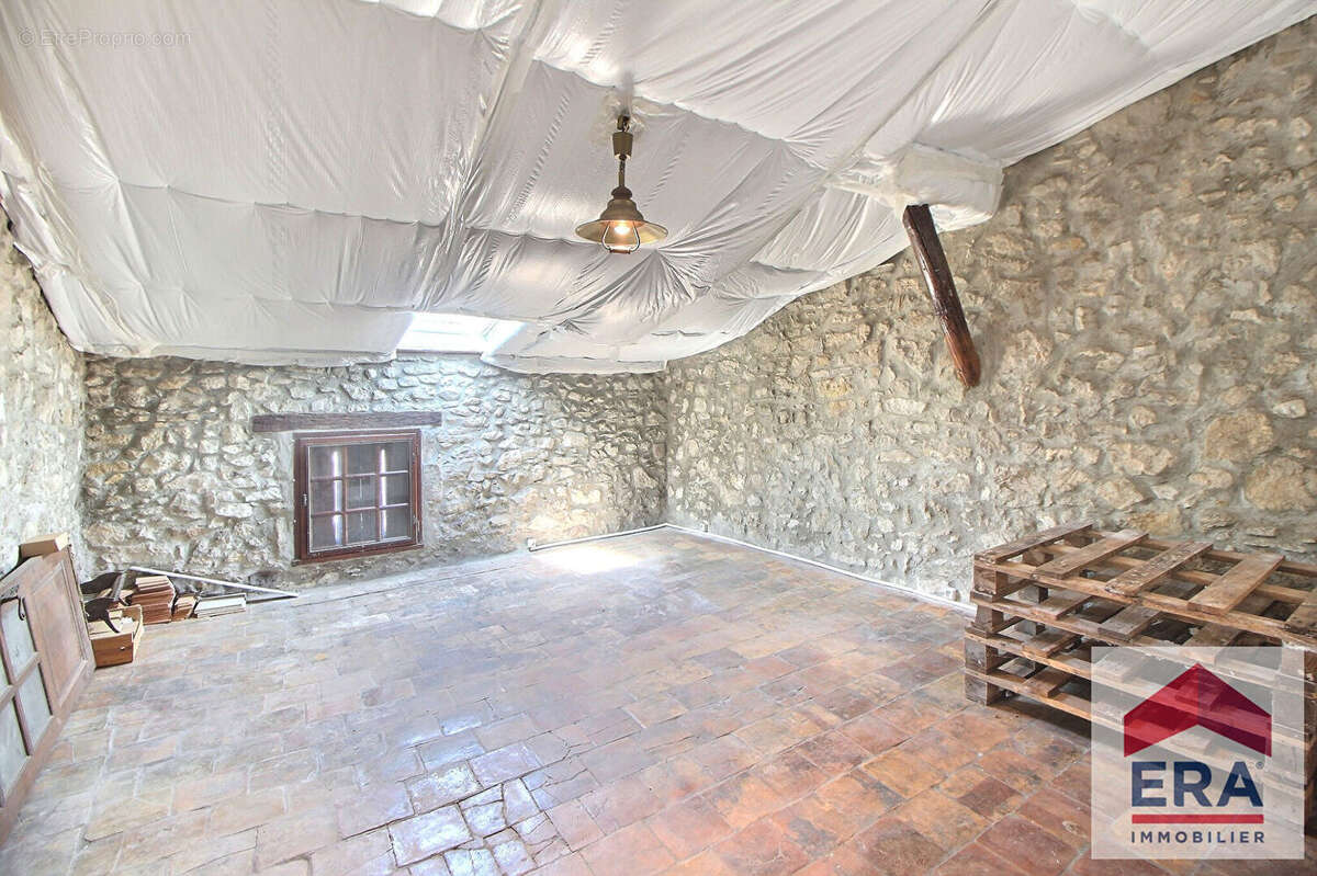 Maison à MONDRAGON