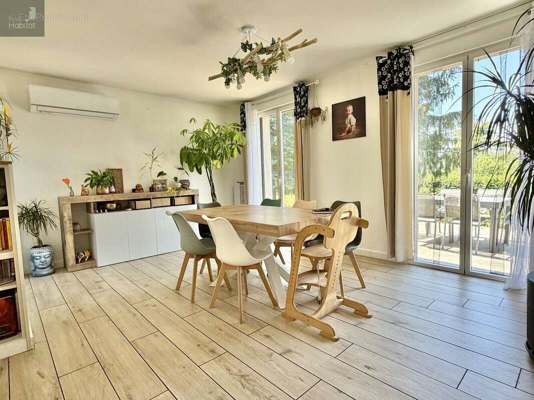 Maison à CALMONT