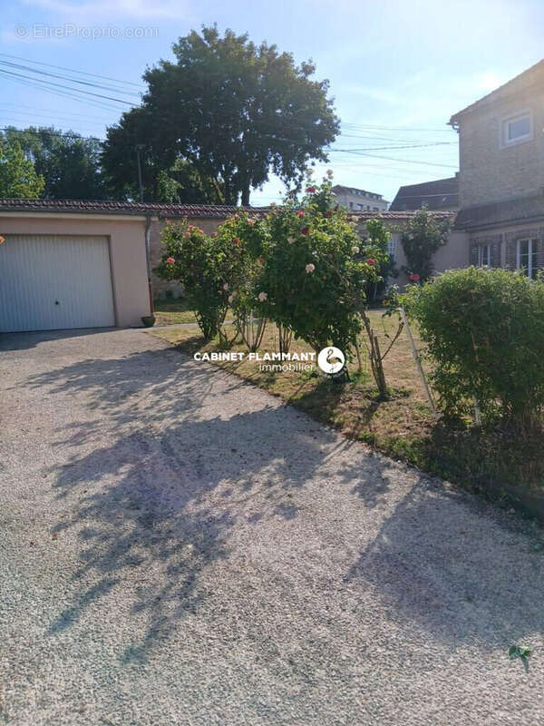 Maison 340 m² à Montbard  - photo 3