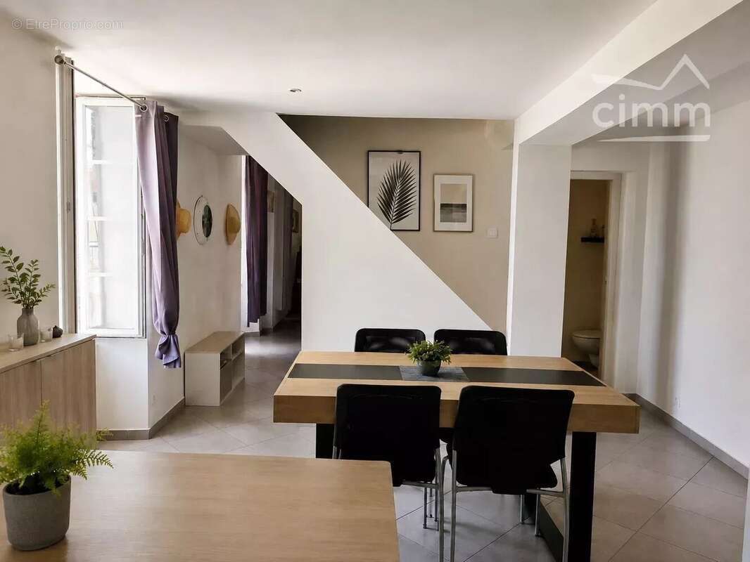 Maison à MONTENDRE