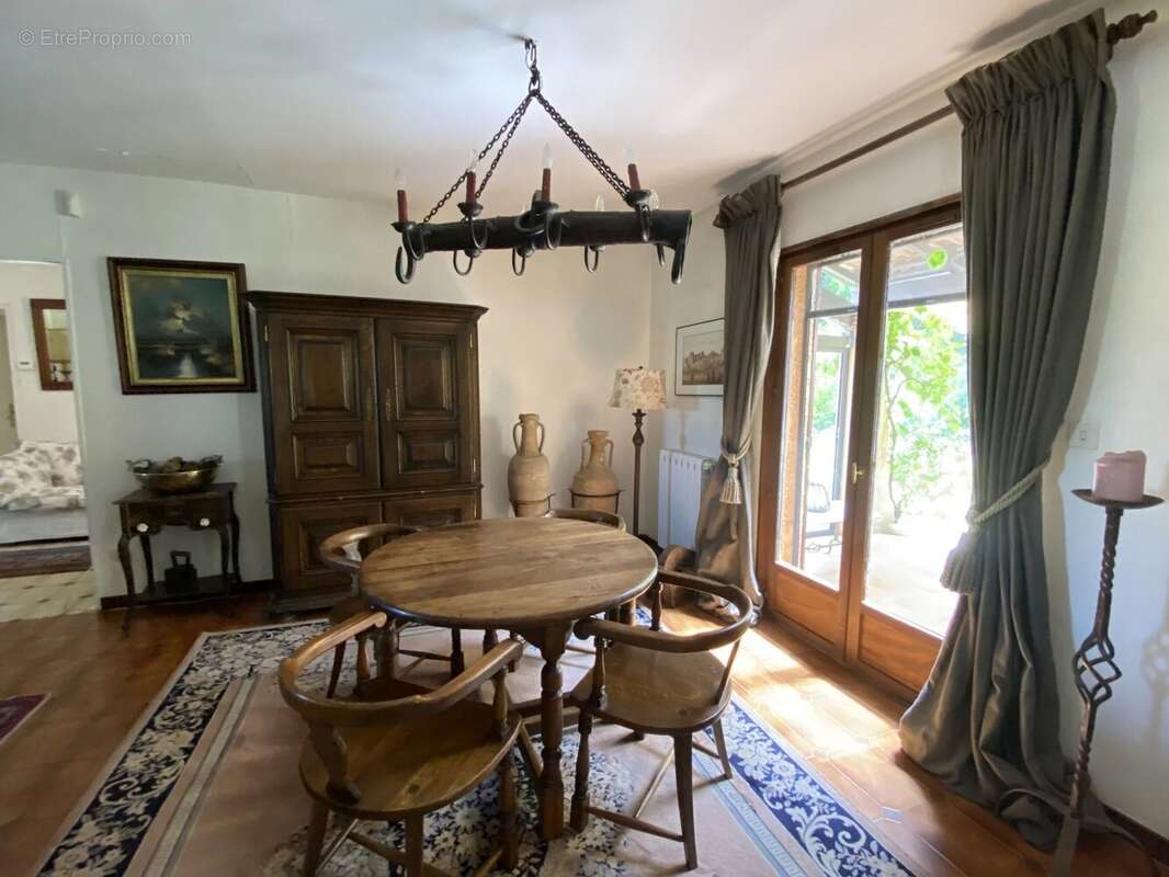 Maison à SAINT-MAXIMIN-LA-SAINTE-BAUME