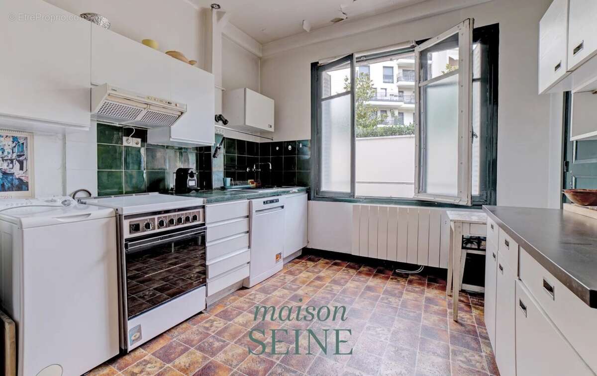 Appartement à NEUILLY-SUR-SEINE