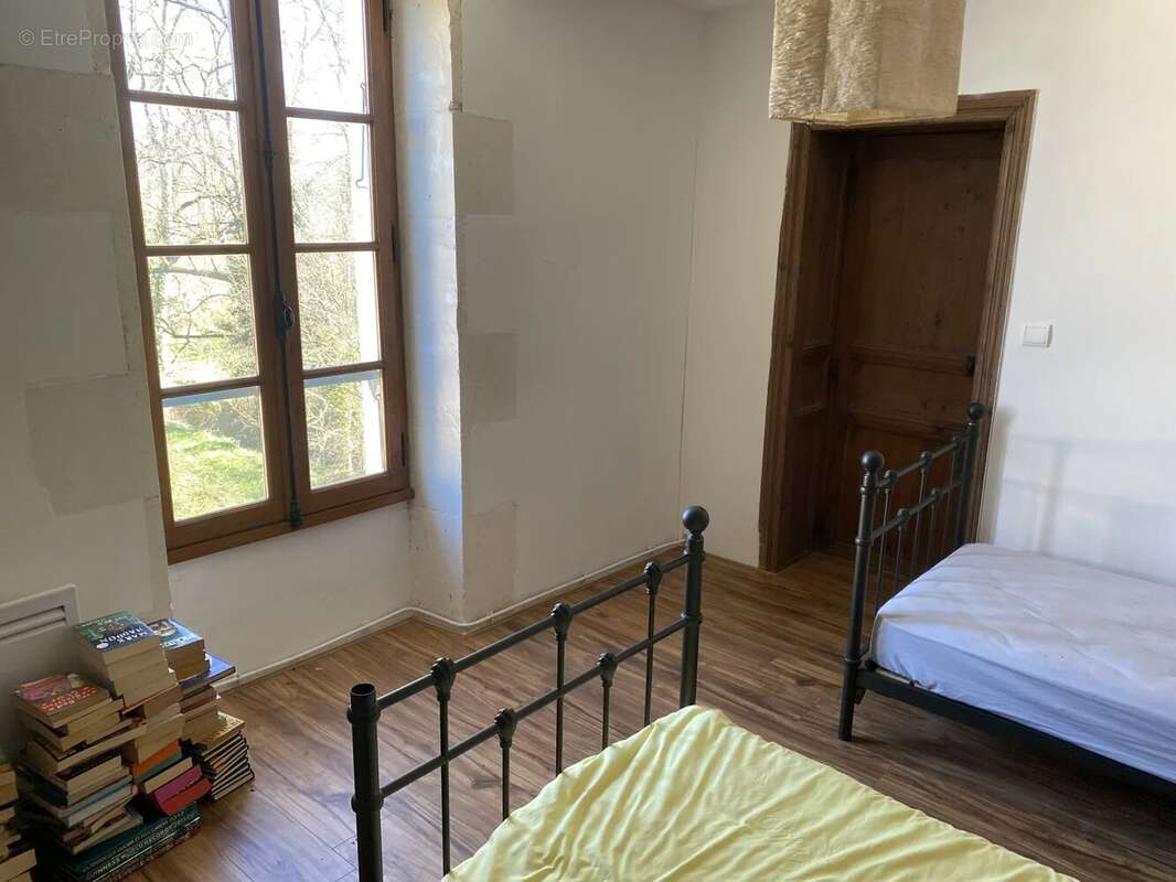 Maison à BARBEZIEUX-SAINT-HILAIRE