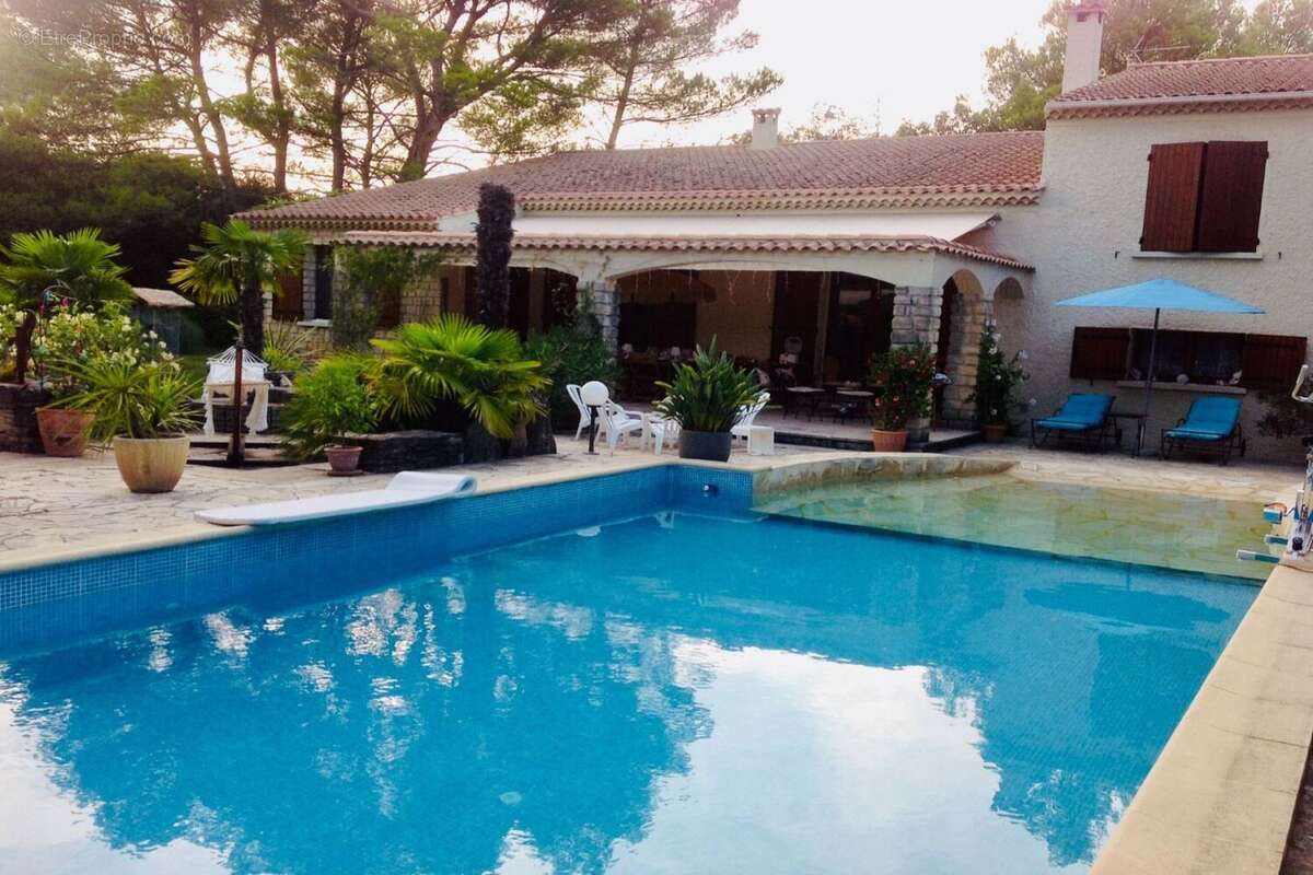 Maison à PERNES-LES-FONTAINES