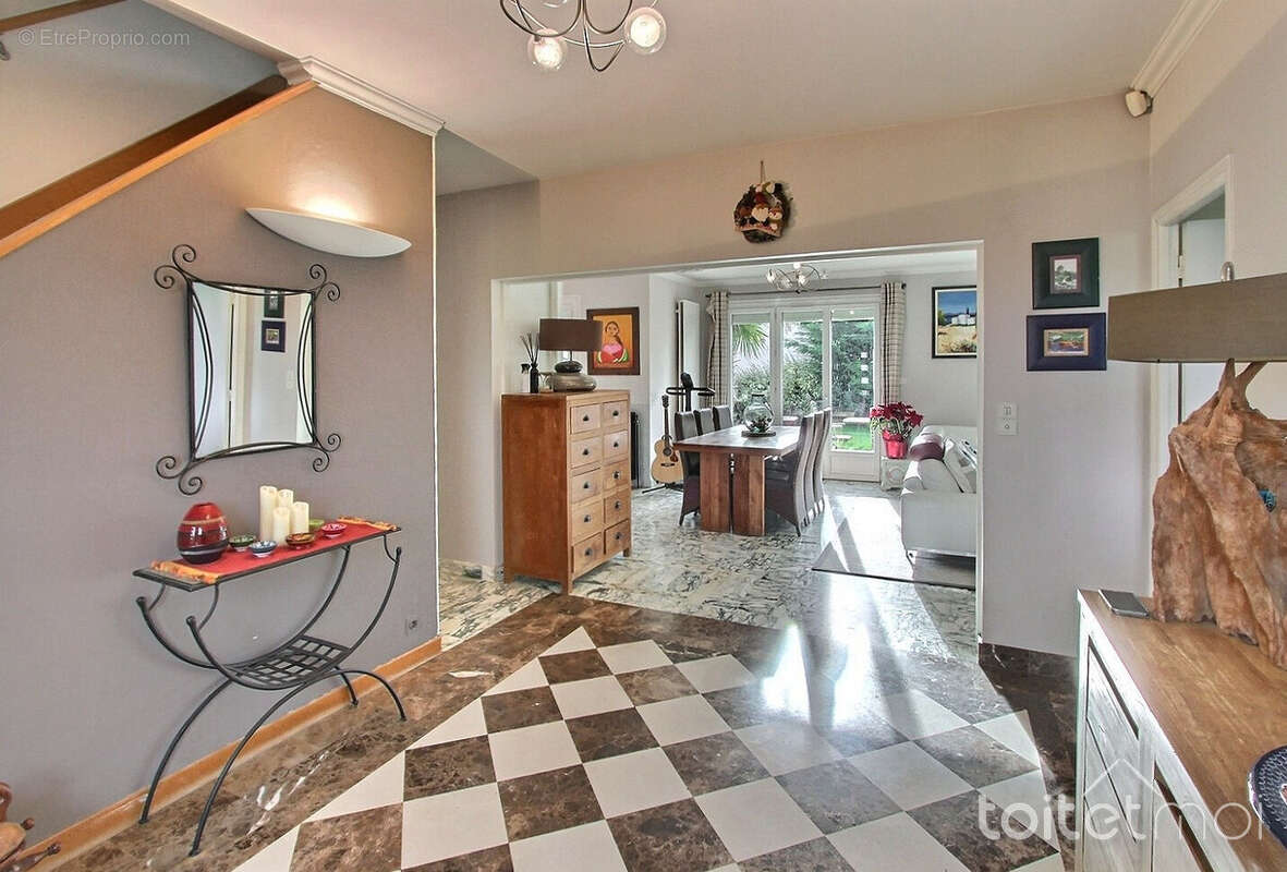 Maison à LES MOLIERES