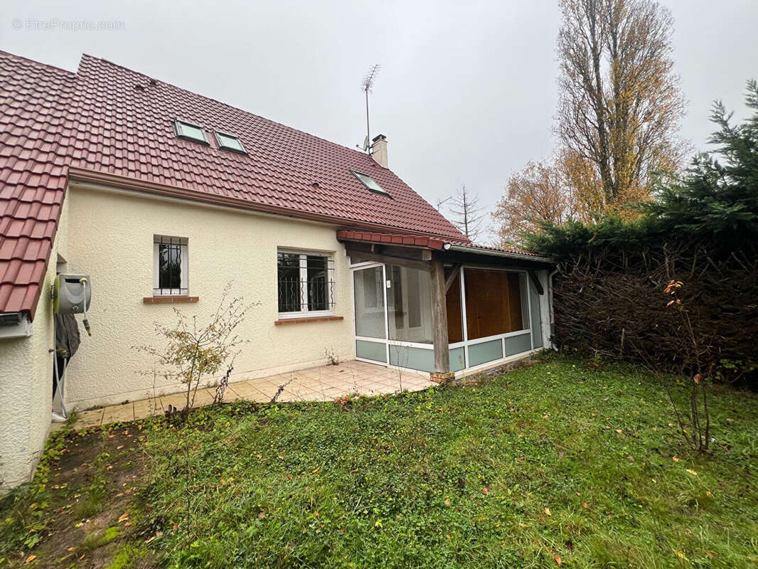 Maison à LE PERRAY-EN-YVELINES