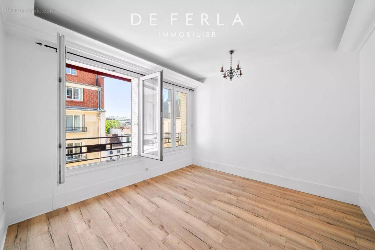 Appartement à PARIS-15E