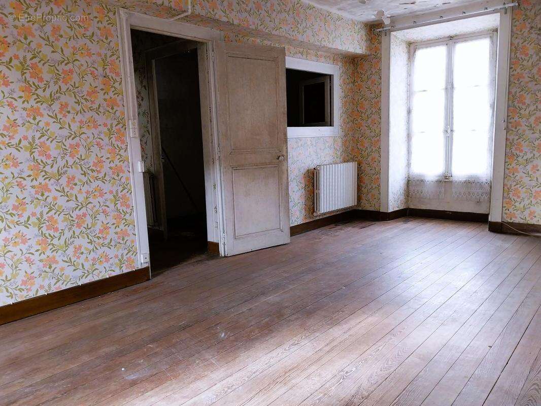 Maison à MEZANGERS
